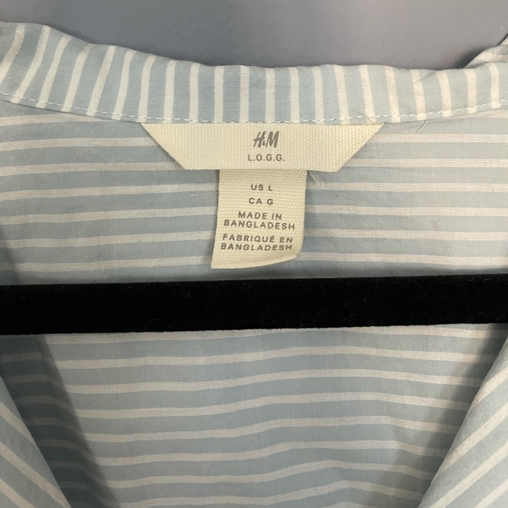 H&M White and blue tie front cropped blouse - Picture 2 of 2